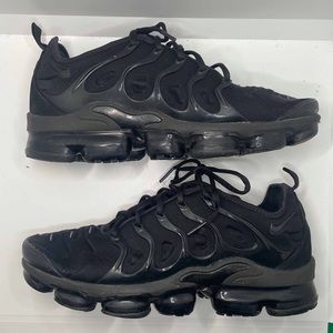 Nike Air VaporMax Plus ‘Triple Black’ Size 9